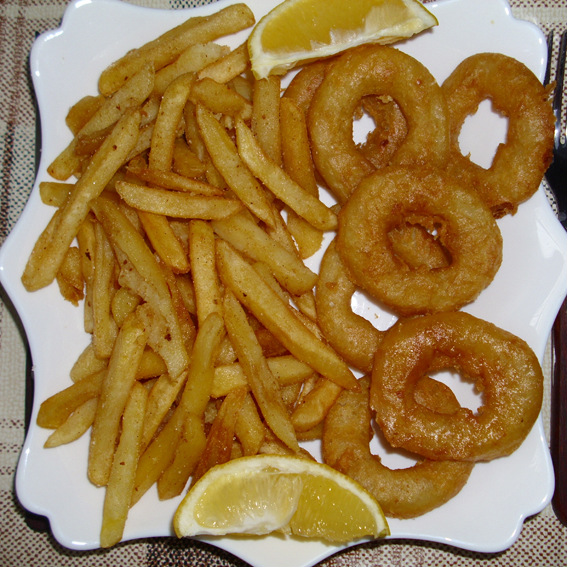 Fried squid rings (Prženi kolutovi lignji)
